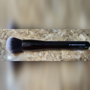 Il Makiage Foundation Blending Brush No. 100